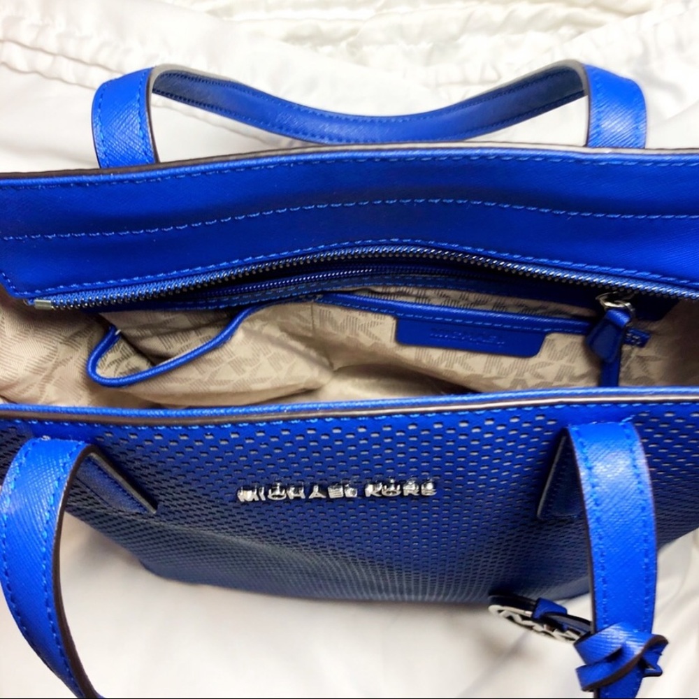 MICHAEL KORS Hayley Perforated-Leather Bag - Picture 6 of 7
